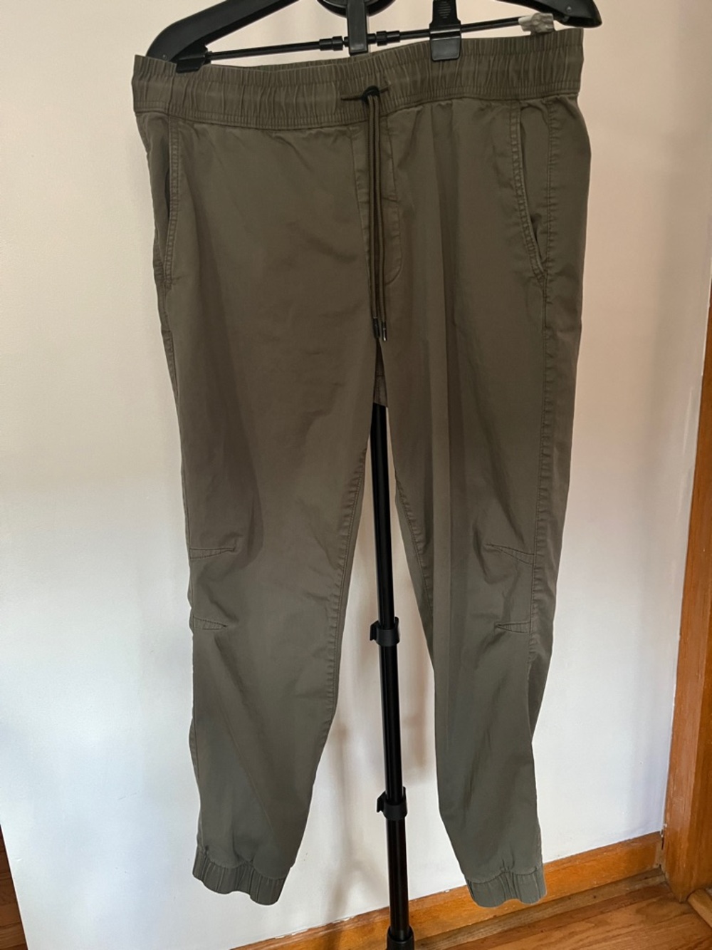 Zara Men's Olive Green Drawstring Joggers